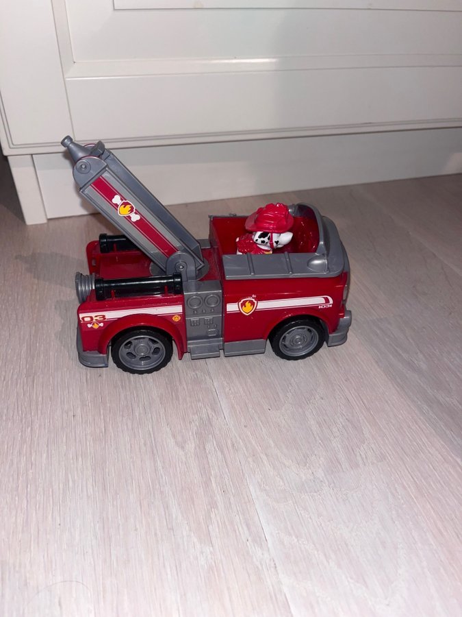 PAW PATROL stor Brandbil med Marshall figur