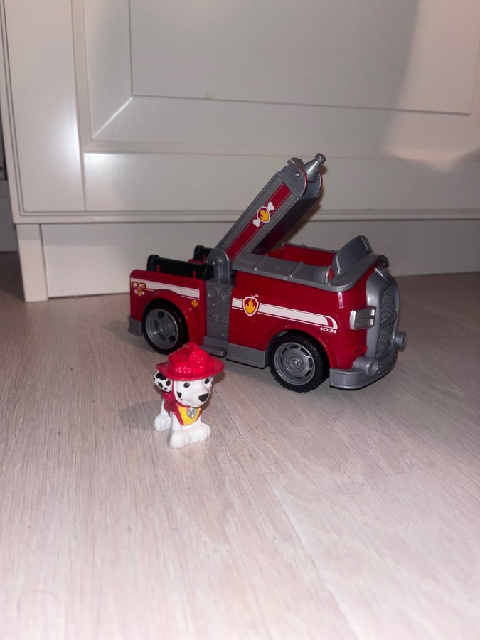 PAW PATROL stor Brandbil med Marshall figur