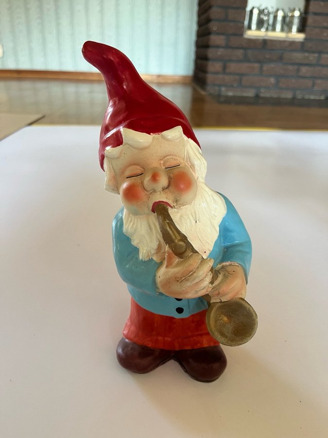 Antik Tomte med saxofon