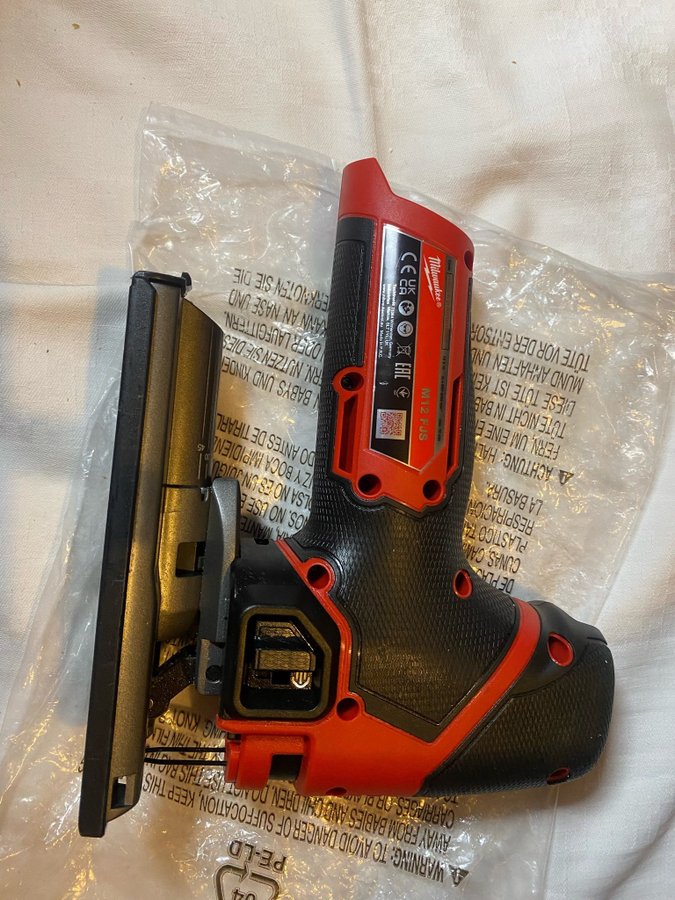 Milwaukee M12FJS