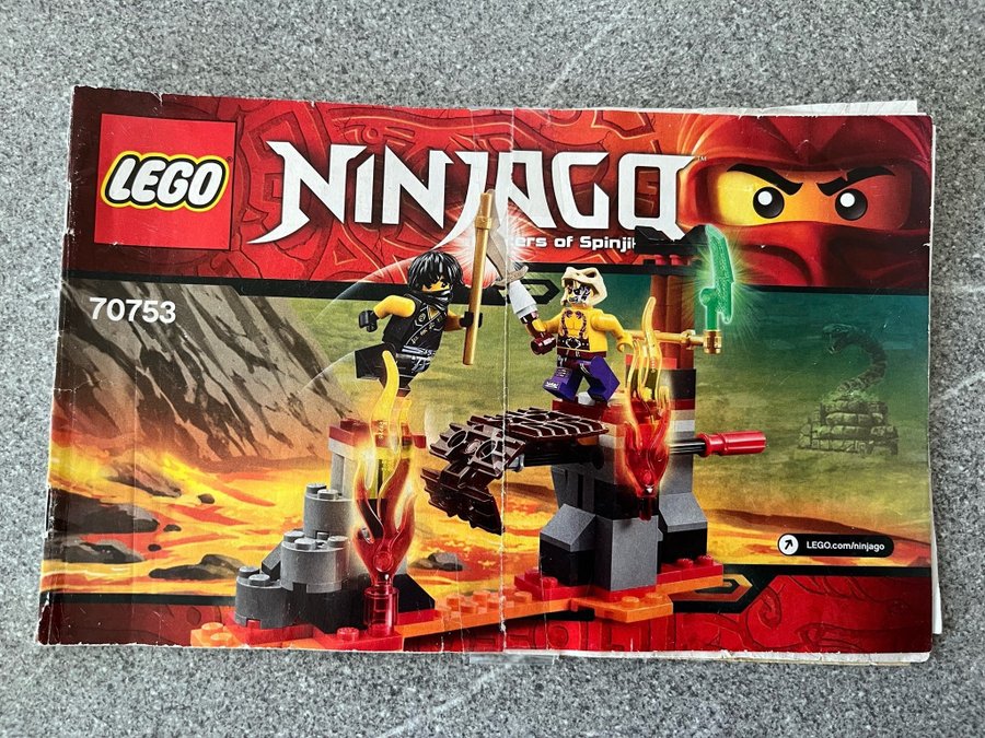 LEGO NINJAGO - Lavafallen - Komplett i fint skick Kartong saknas