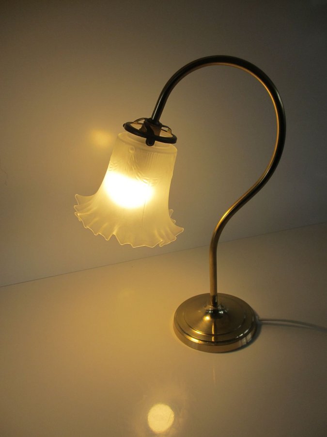 Bordslampa Sänglampa Lampa Mässing Glasskärm Gamla Stans Lampverkstad Vintage