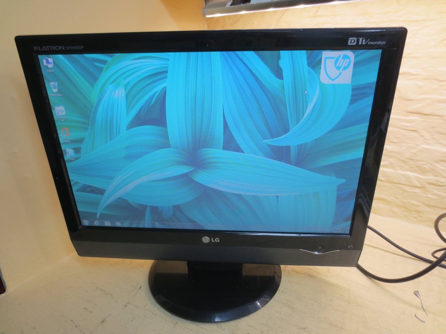 LG Flatron TV M198WDP-BZ .........19"