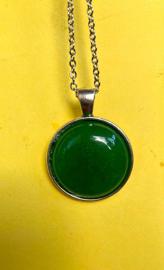 Malasyan Jade cabochon 25 mm diameter.