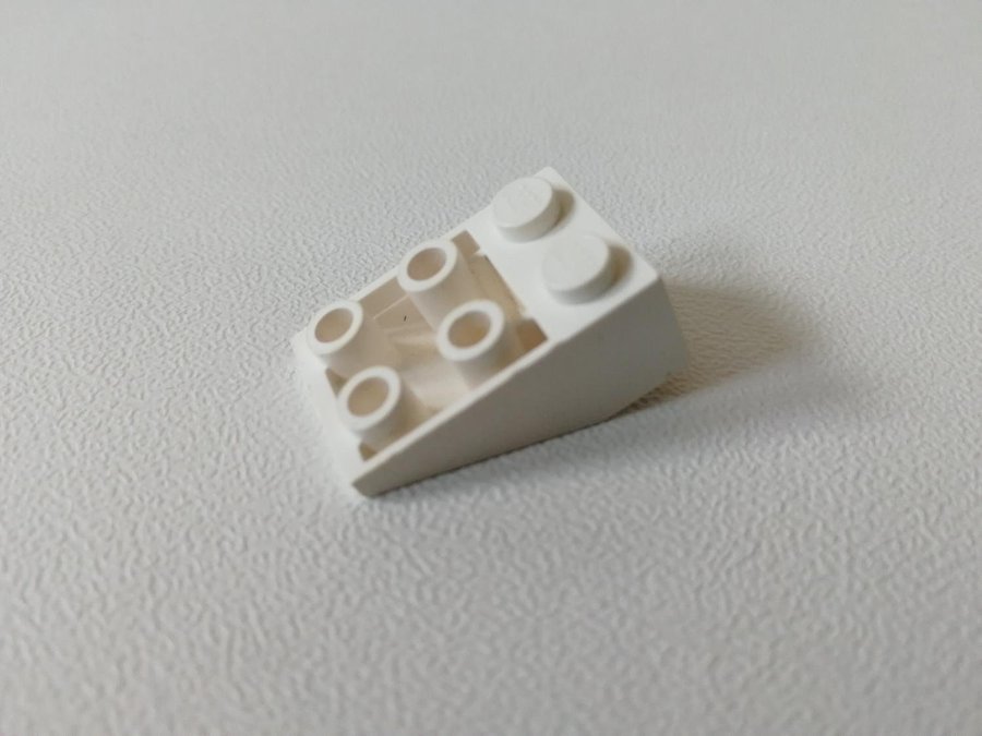 Lego - slope - bas - inverted - 3x2 33 - part 3747 - vit