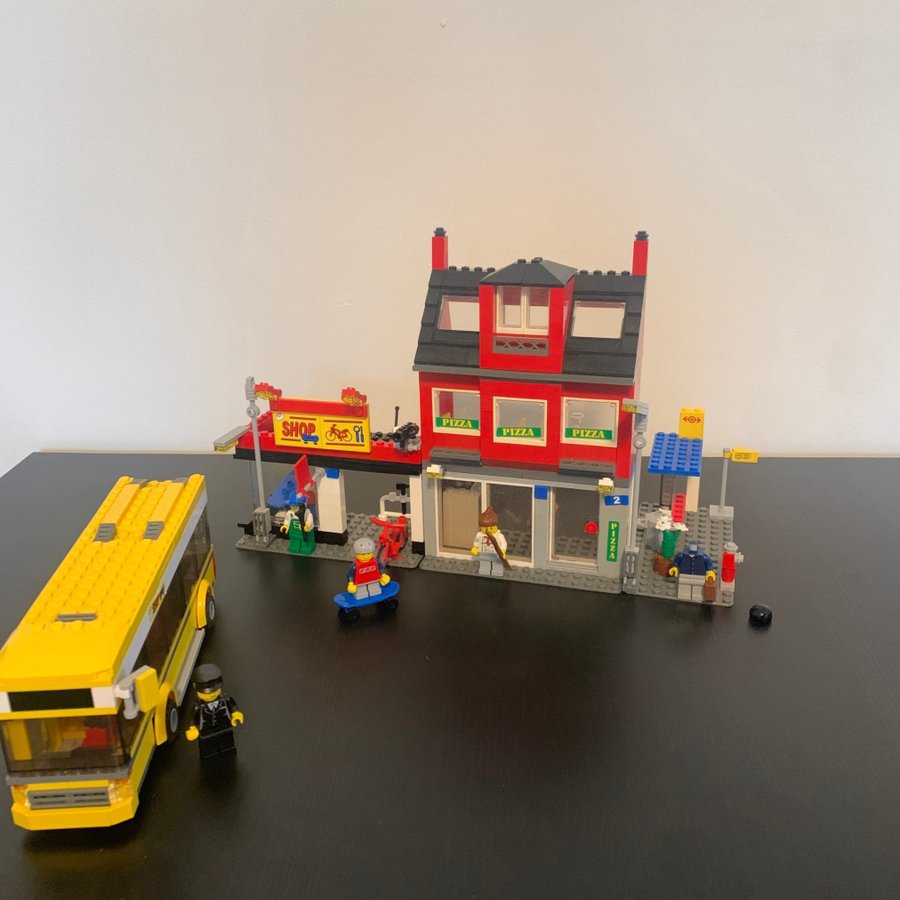 LEGO 7641 City Corner