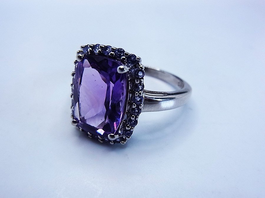 DESIGNER AMETHYST - TANZANIT COCTAIL RING.