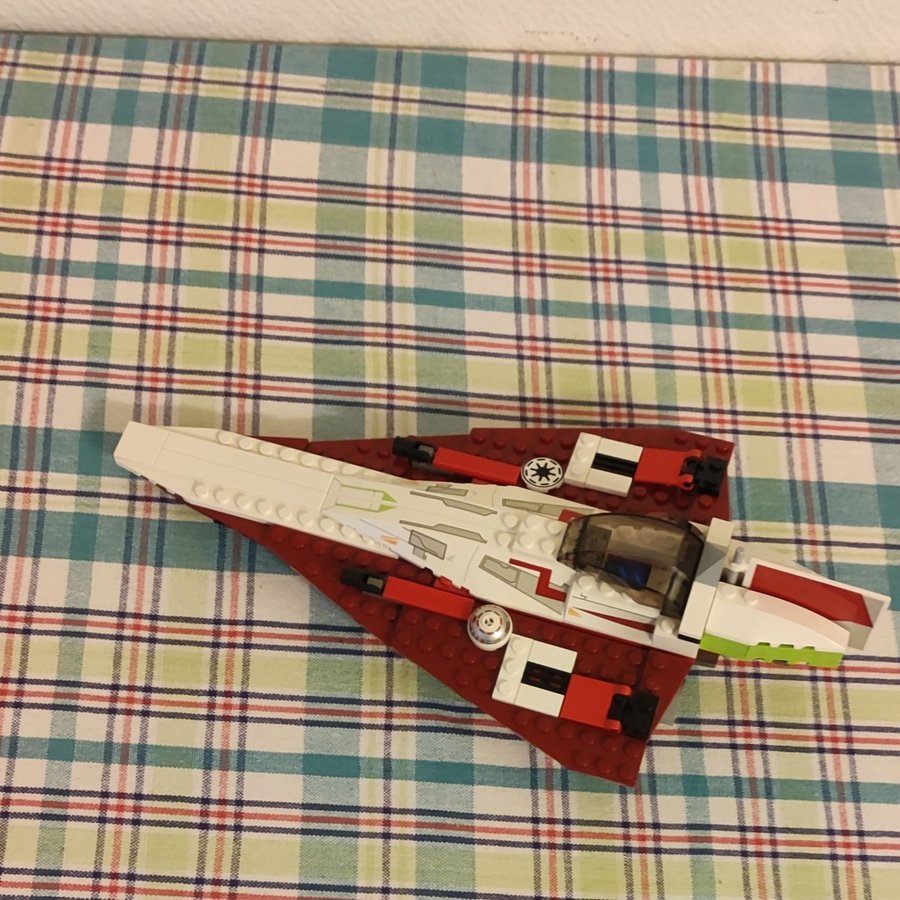 Lego Star Wars Jedi Starfighter 7143