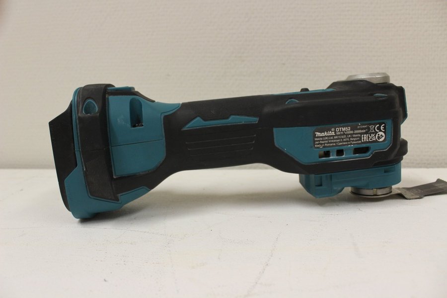 Makita DTM52Z Oscillating Multi-Tool