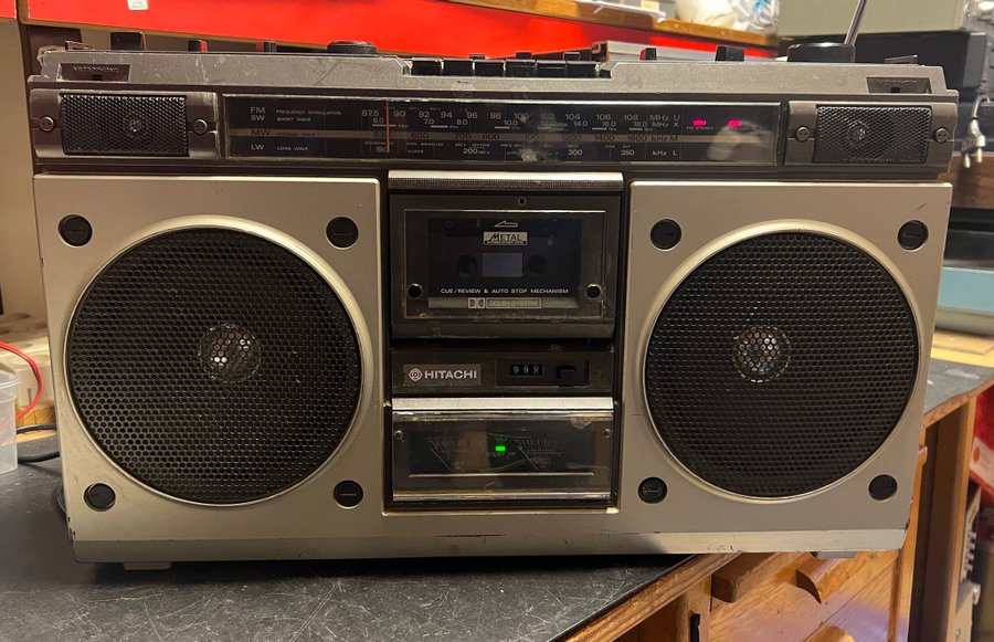 Hitachi TRK-8200E FM/SW/MW/LW Stereo Cassette Recorder, boombox