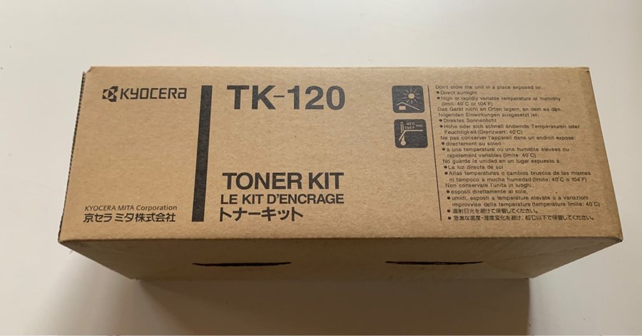 Kyocera TK-120 - Svart - lasertoner