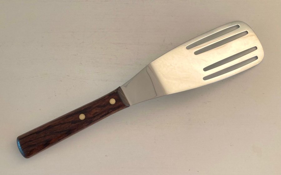 Retro vacker stekspade KN Knivman Sweden Teak Fint stabilt skick