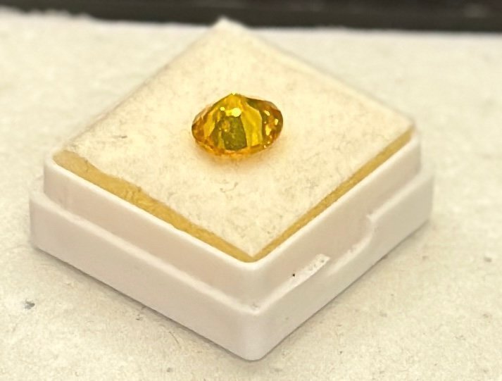 Yellow Citrine 650 ct