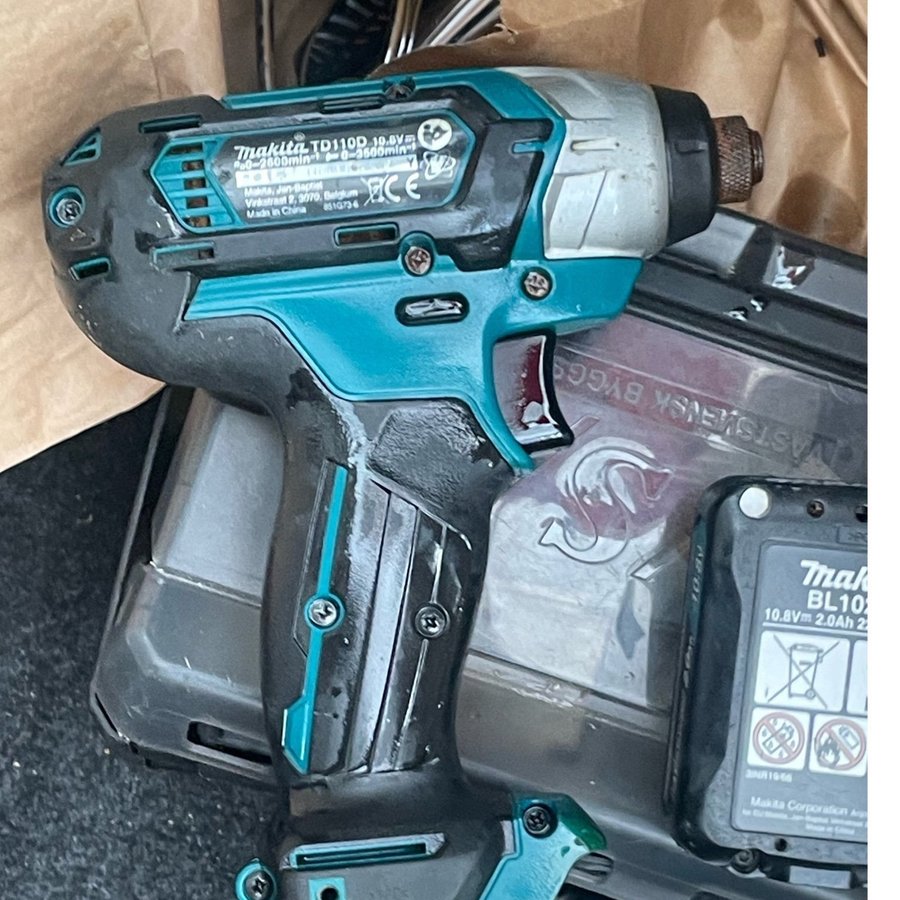 Makita 10.8V 1 batteri ej testad!