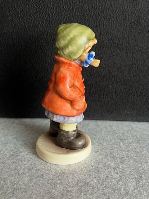 Hummel figur nr: 2221