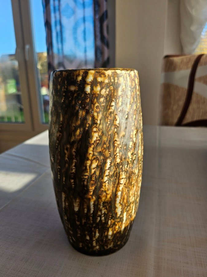 Rubus Vase av Gunnar Nylund