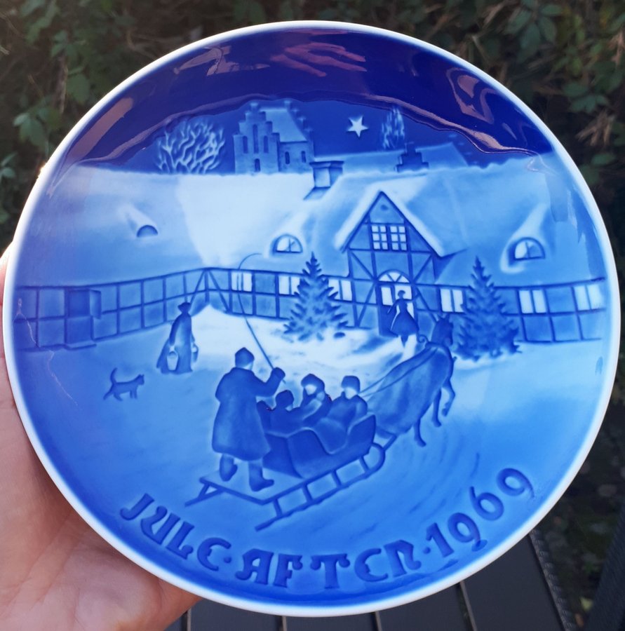 1969 Bing  Grondahl Like-New Christmas Plate Buy up to 6 = pay shipping for 1!