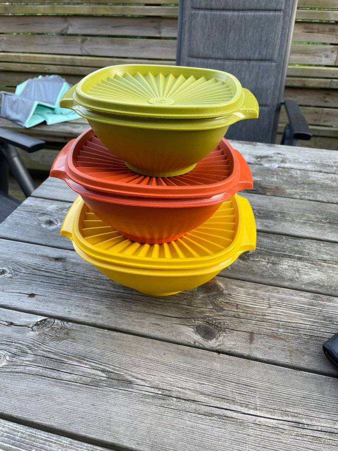 Tupperware-skålar retro från 70-talet