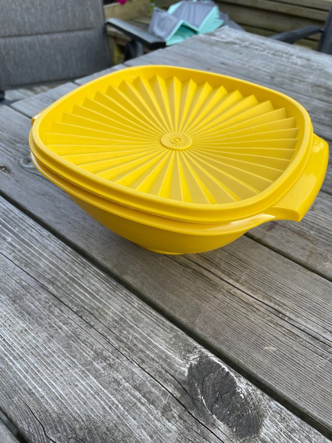 Tupperware-skålar retro från 70-talet