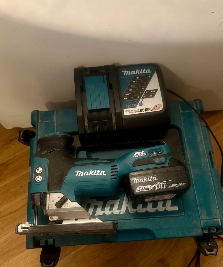 Makita Sticksåg med batteri och laddare