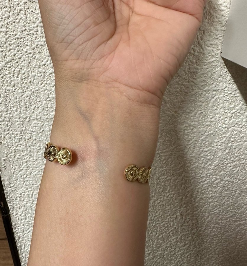 Helt ny läcker Rostfritt Stål guld färg armband lite justerbar smal handled