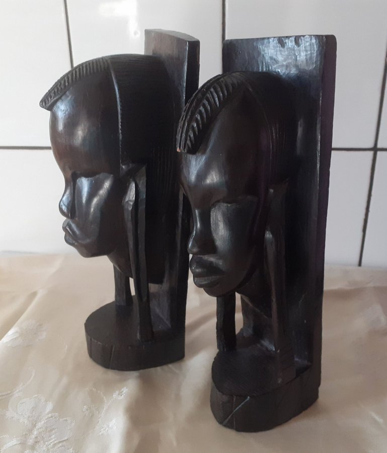 Afrikanska bokstöd figuriner