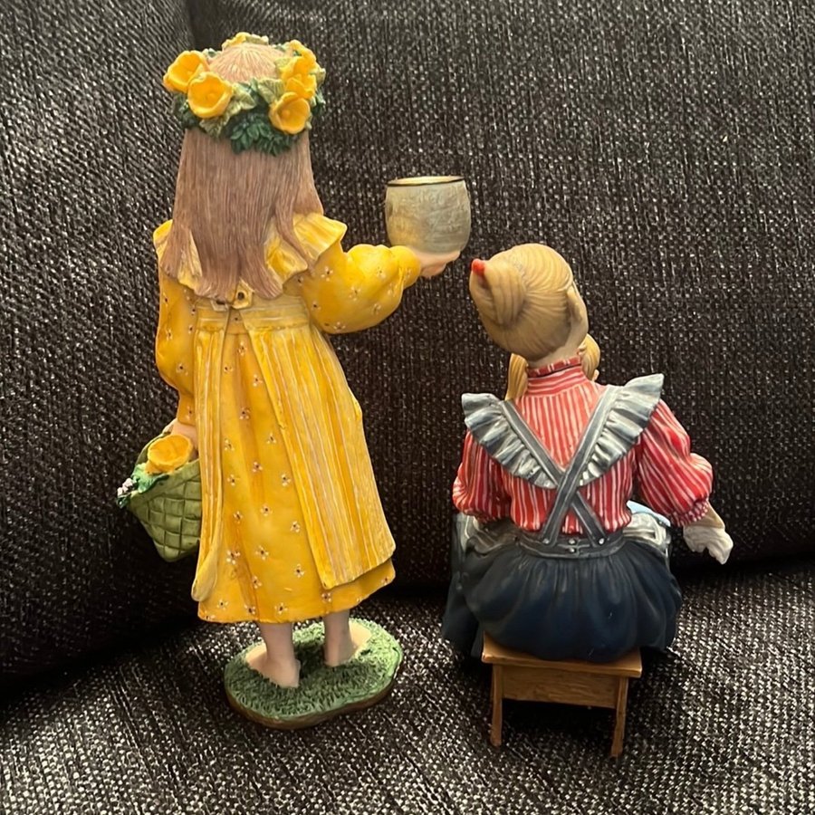 Två fina Carl Larsson figurer från Candy Designs