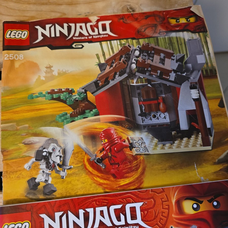 Lego Ninjago - Stort paket med set och minifigurer