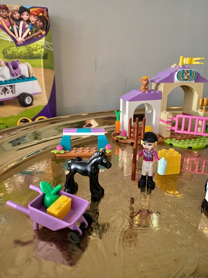 LEGO Friends 41441 - Horse Training and Trailer Häst