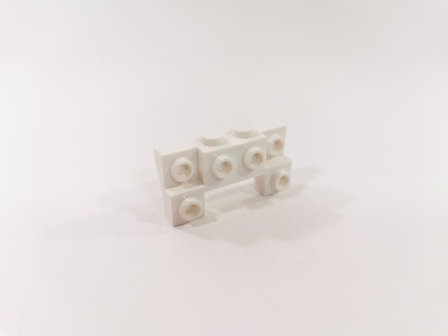 Lego - brick - modified - front - 2x4 / 1x4 - part 52038 - vit