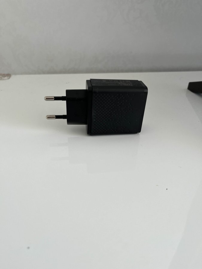 GaN Snabbladdare 65W - USB-C  USB-A - Svart