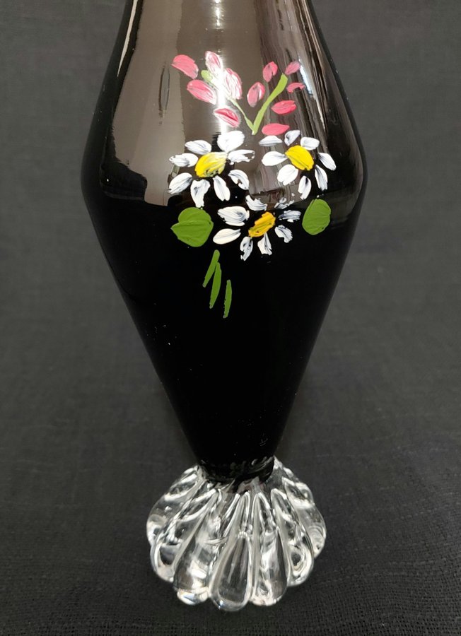 Eda, Vas, handarbete med handmålade blommor, glas, Sweden