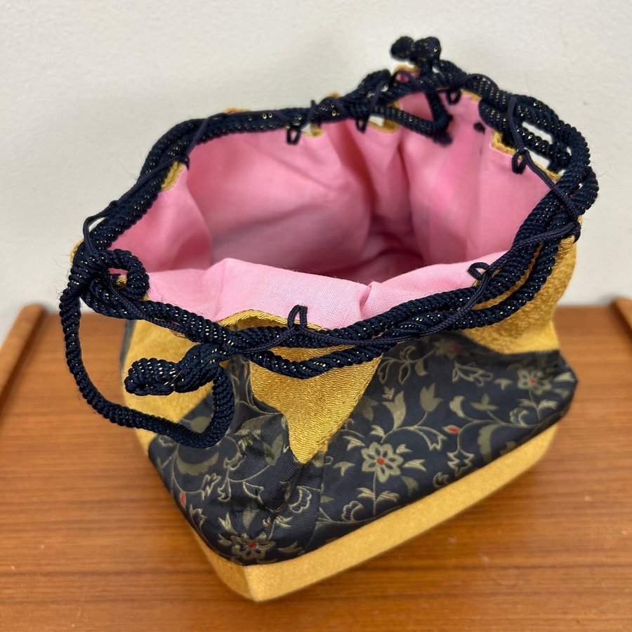 Vintage Japanese silk bento box bag