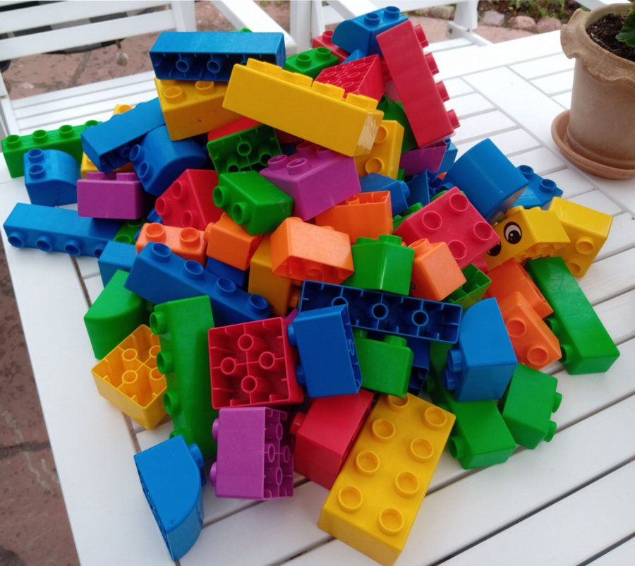 121 delar Lego Duplo Stora Klossar