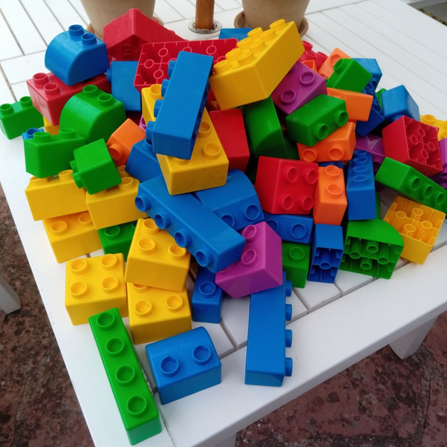 121 delar Lego Duplo Stora Klossar