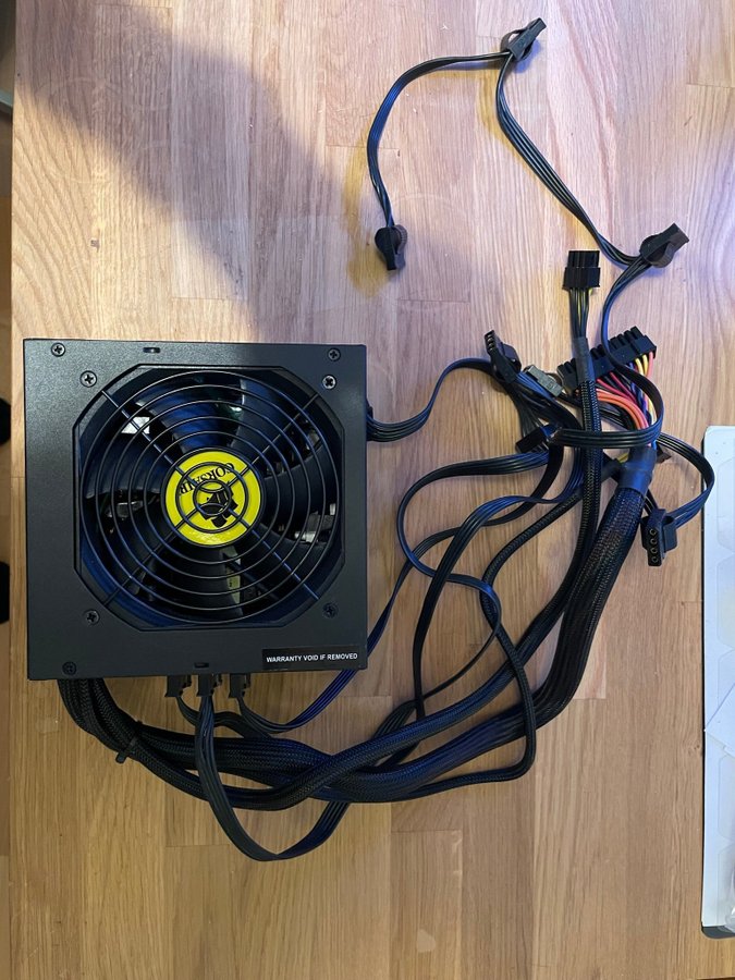 Corsair HX520W semi-modulärt nätaggregat