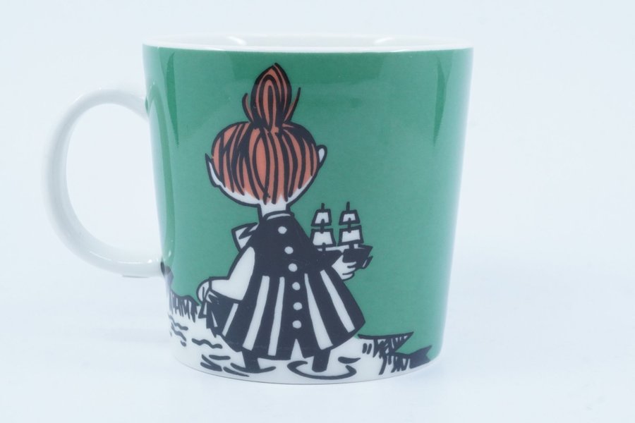 Muminmugg Lilla My glider, grön / Moomin Mug Little My Sliding [A]