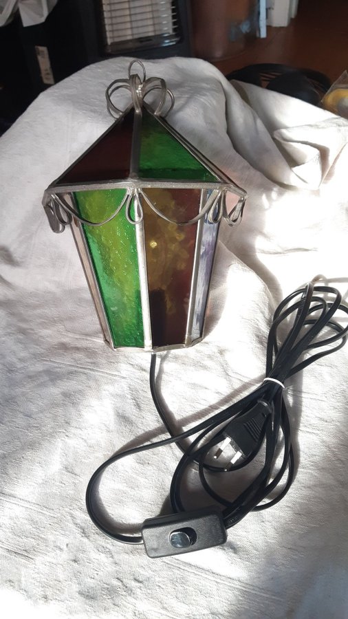 GAMMAL VÄGGLAMPA BLYINFATTAT GLAS