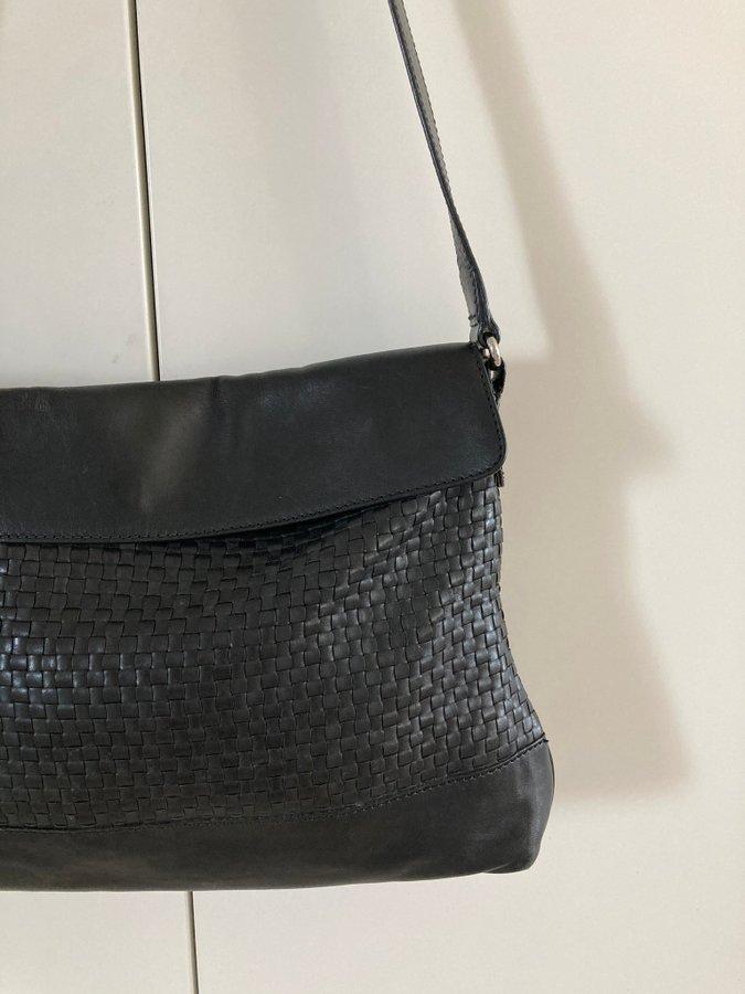 Fin Max Mara padded leather bag black!