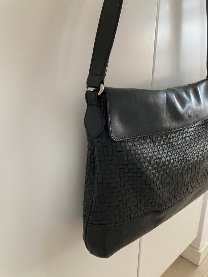 Fin Max Mara padded leather bag black!