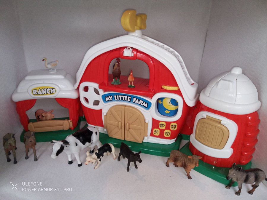 Fisher-Price Little People Bondgård med Ljud + stallbyggnad med ljud