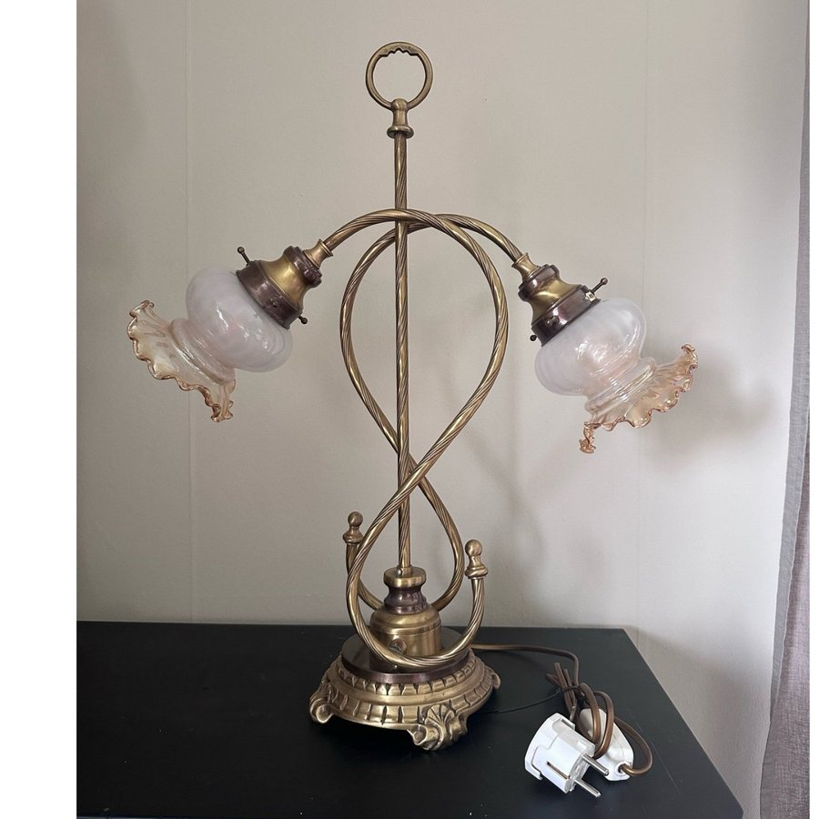 Tvåarmad bordslampa vintage lampa med glasskärmar