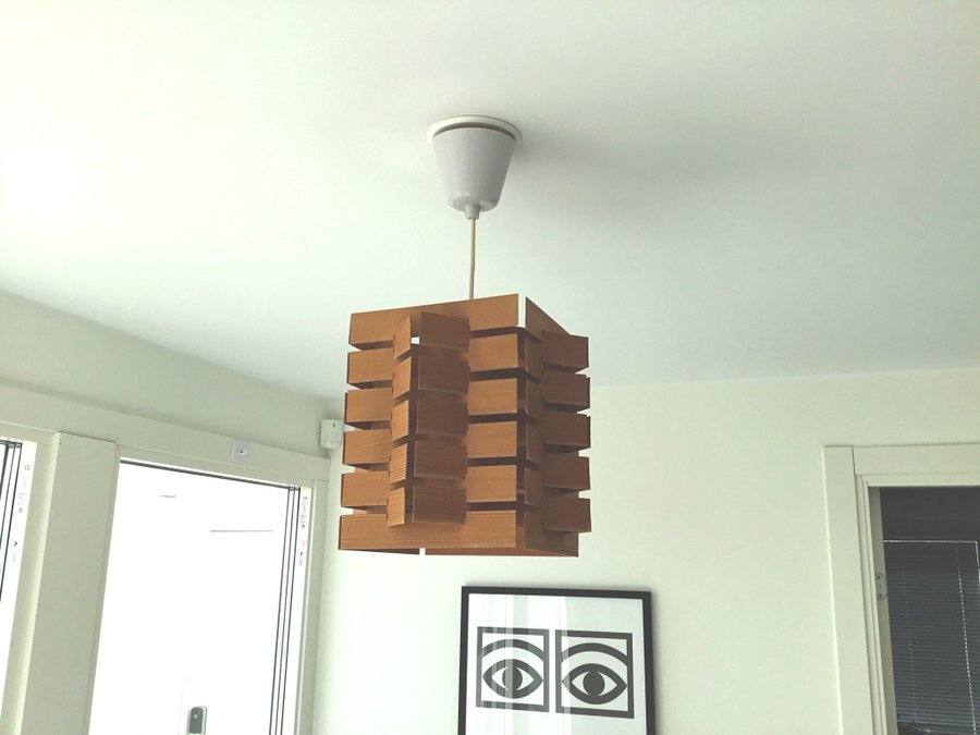 VINTAGE / RETRO TAKLAMPA TRÄ FURU ”KONSTHANTVERK TYRINGE” 1960-70 tal DESIGN