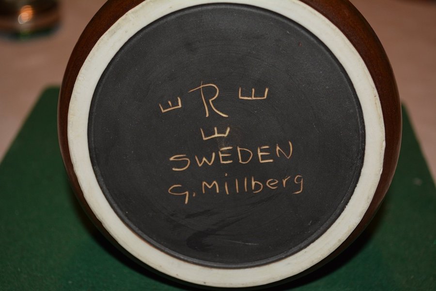 Vas av G Millberg H 20 cm Rörstrand.