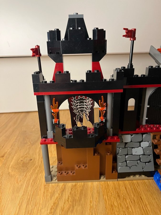 Lego Knight’s Kingdom - Dark Fortress Landing (8802)