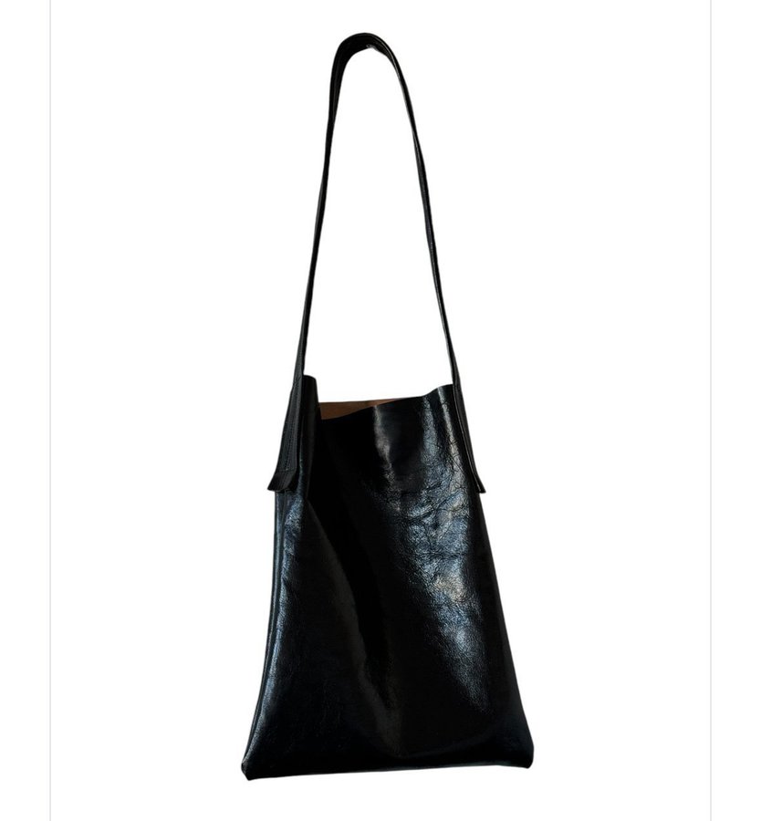 XXL oversized leather bag