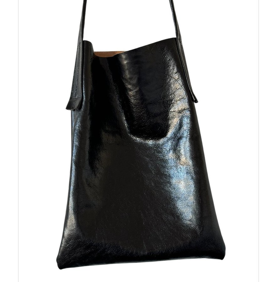 XXL oversized leather bag