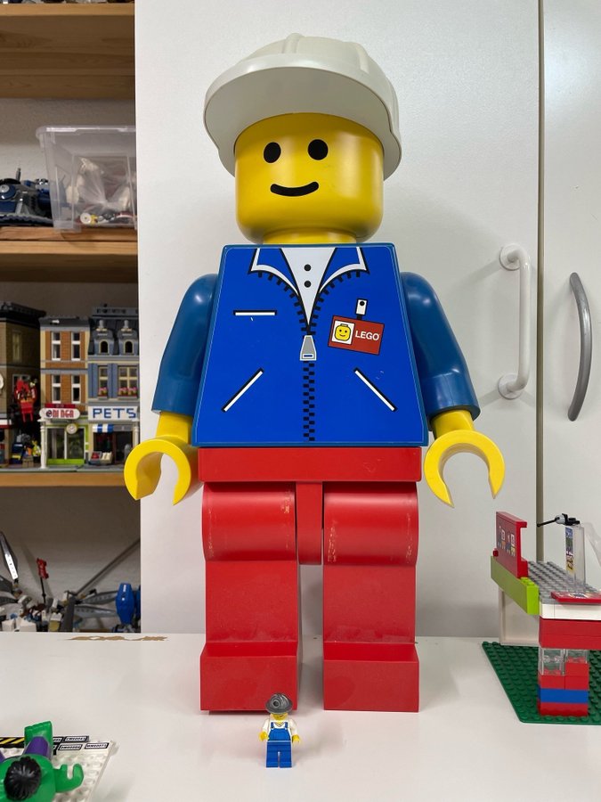 Stor LEGO Figur - Arbetare butiksdisplay