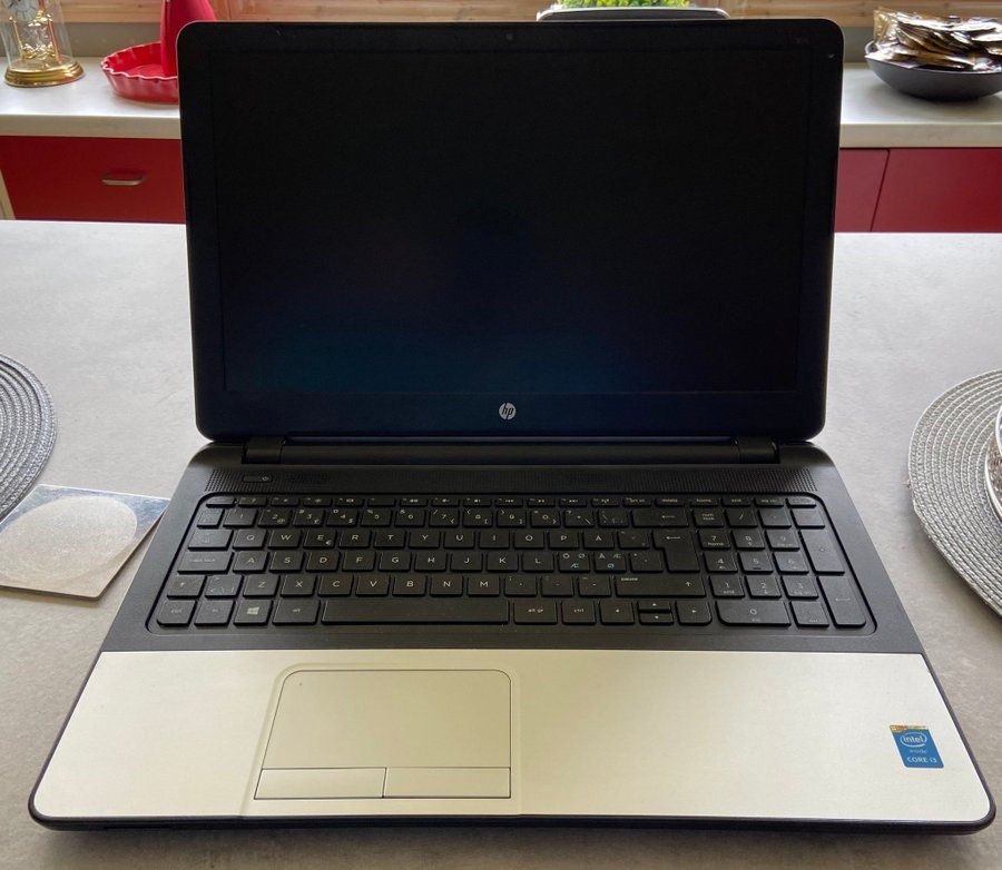 HP 350 G1 Intel i3 cpu-256 gb ssd-4 gb ram windows 10