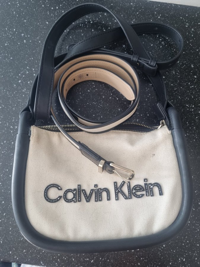 Väska och skärp Calvin Klein Resort